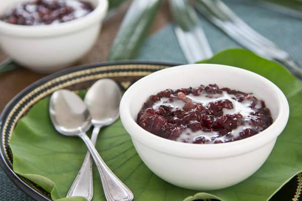 tastily touring: visiting brunei with a black rice pudding (bubur ketan hitam)