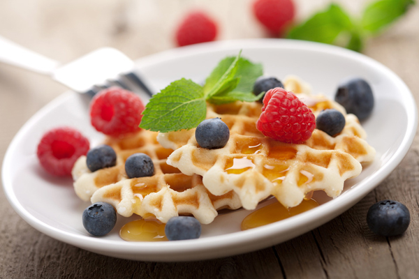 holidays & recipes: 4th of july guests for breakfast & the belgium waffle 